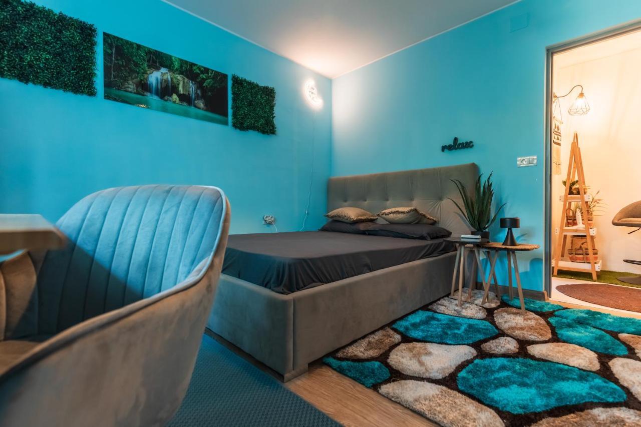 Jungle Apartment 15 Min Walk To Beach & Downtown Constanţa Buitenkant foto