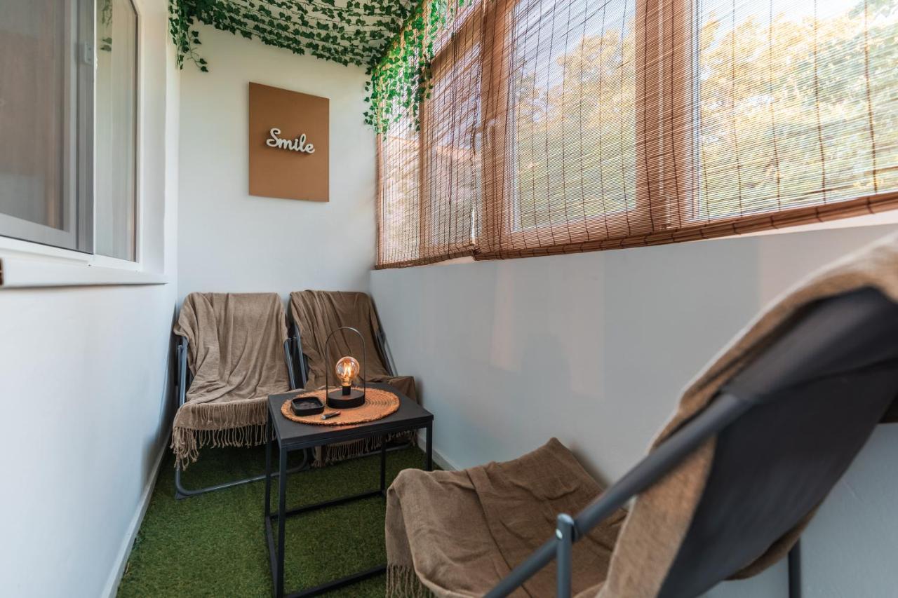 Jungle Apartment 15 Min Walk To Beach & Downtown Constanţa Buitenkant foto