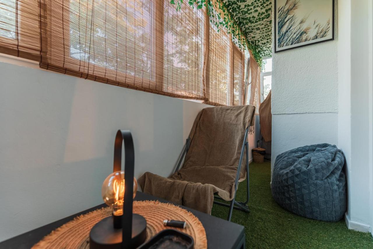 Jungle Apartment 15 Min Walk To Beach & Downtown Constanţa Buitenkant foto